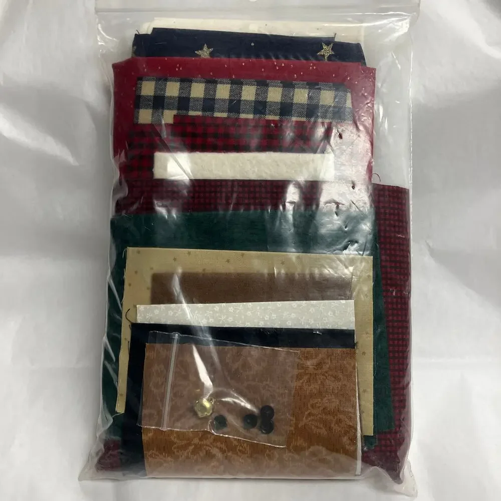 Vintage 2000 Santa 13 x 15 Wallhanging Quilt Fabric Kit